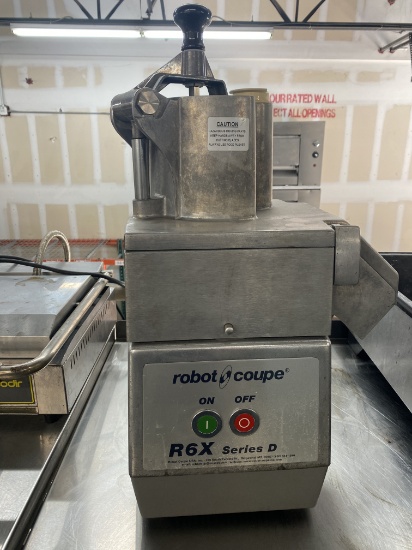 Robot Coupe Model R6X Series D with cutting blade works well