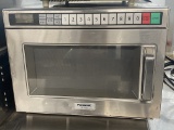 Panasonic NE – 12521 push button digitally controlled microwave oven