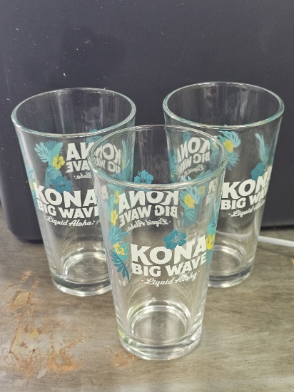 Boelter "Kona Big Wave" Logo Beer Glasses
