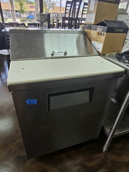 True TSSU-27-08-HC 28" Refrigerated Prep Table