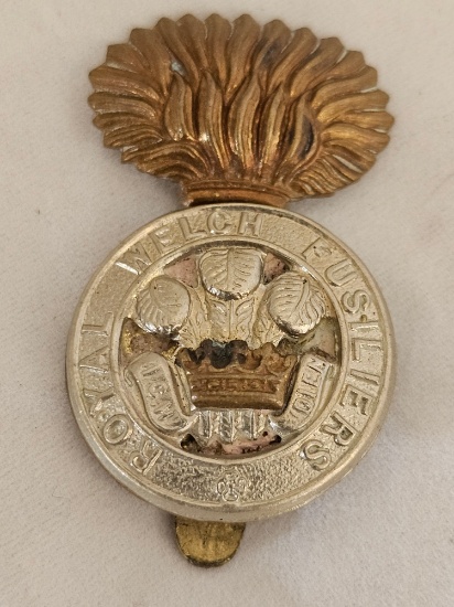 1948 WWII RWF Badge