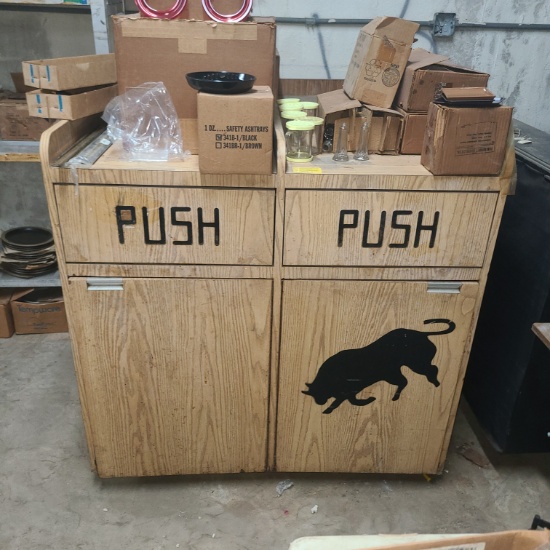 Bull Dual Garage and Tray Station