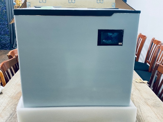 Brand New Vevor 360 pound Ice Maker new in crate model T38-1315