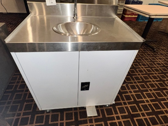 30" Portable Rollinbg Sink Unit w/ Locking Casters w/ Water Container