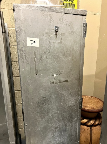 Sheet Pan Rack with Closed Door