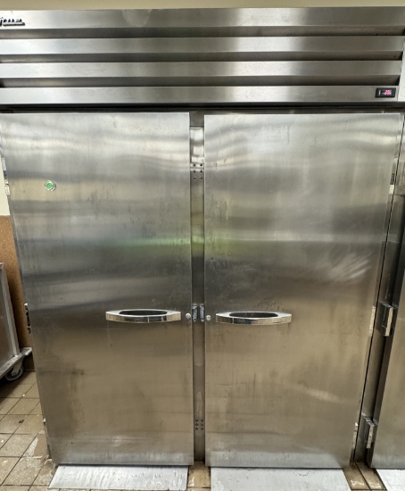 True model STR2RR one – 28 Roll in refrigerator