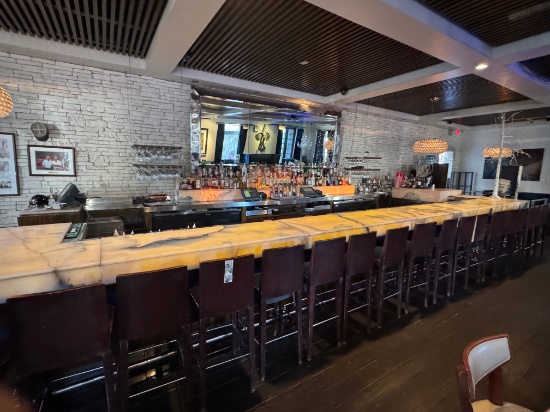 28 ft Onyx "U" shaped Bar Top with 58 inch winged sides to complete the "U" Shape. The translucent B