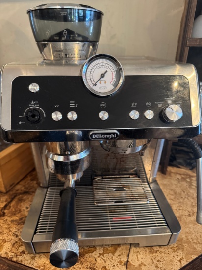 Delonghi  La Specialista EC395M Counter Top Cappuccino/ Espresso Coffee Machine