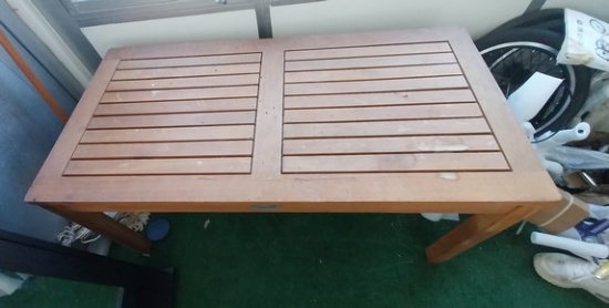 wooden table - 2 x 4 ft
