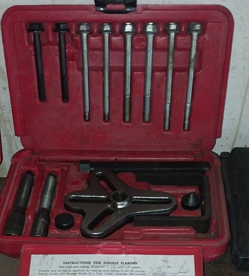 MAC tools Steering wheel puller set