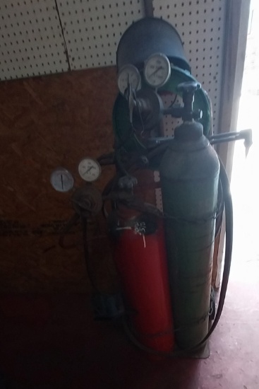 Welding Cart with tanks and helmet