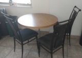 Table and 3 chairs - small chip