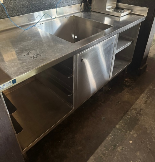 Waitress station 71 1/2" x 29“