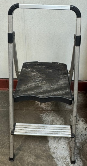 Step ladder