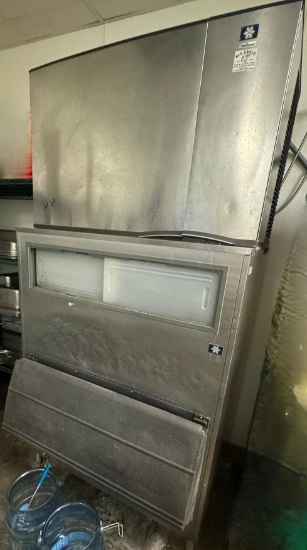 Manitowoc Ice Machine remote with two ice caddies 1900 head 1300 lb bin