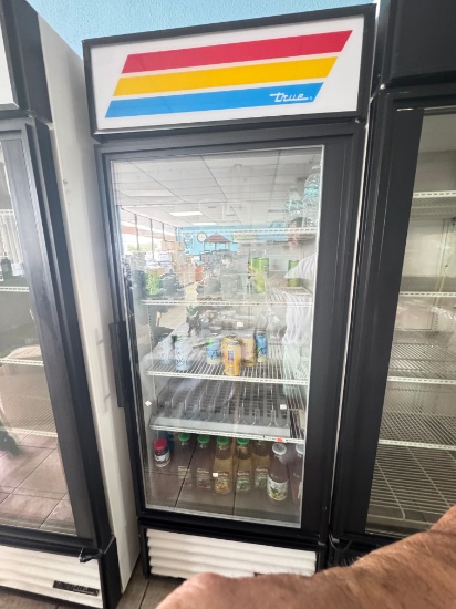 TRUE Single Glass Door Cooler / Glass Door Merchandising Cooler GDM-26