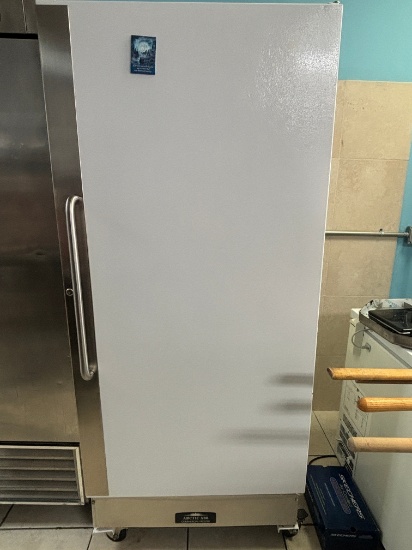 ARCTIC AIR Commercial Freezer / 115V Single Door Freezer on Casters