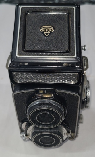 Chiyoko Twin Lens Reflex Camera by Chiyoda Kogaku Seiko Osaka Japan