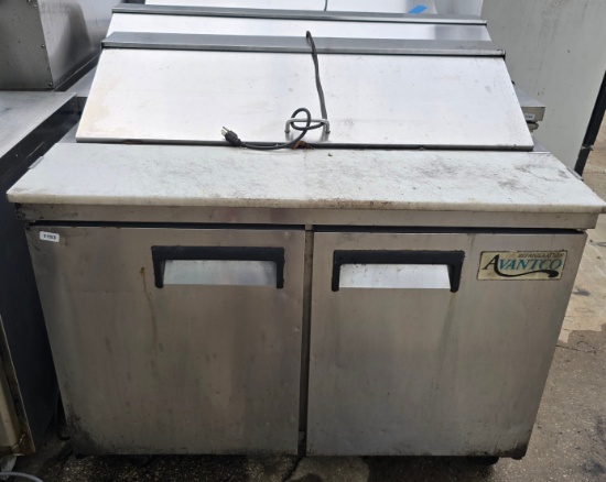Avantco 178APT48HC 47" 2-Door Refrigerated Sandwich Prep Table
