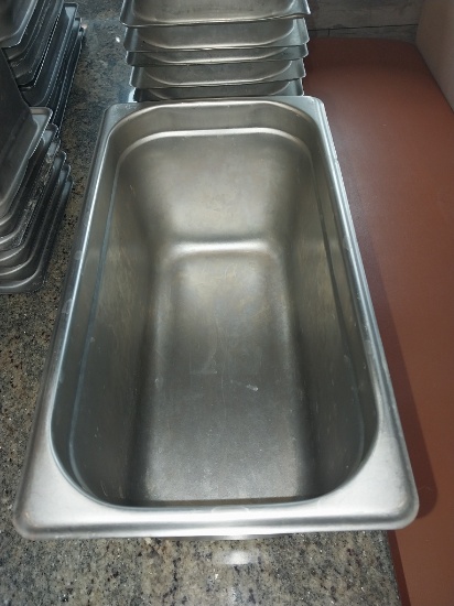 Winco stainless steel insert - SPJL-306 with some lids