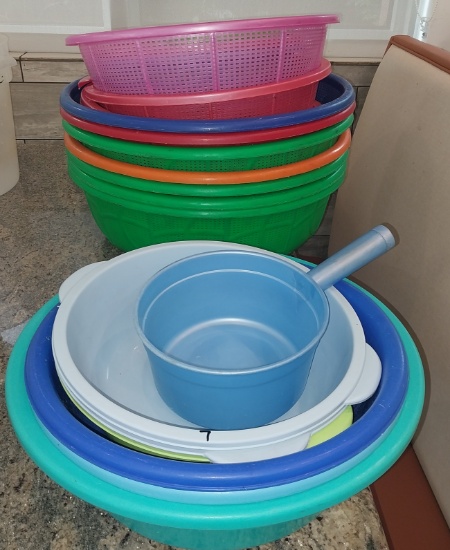 plastic stainers and bowls - various