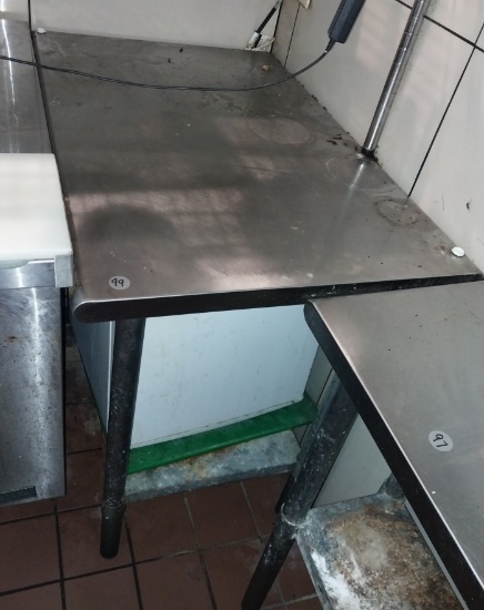 24 x 24 in 2 tier stainless steel table