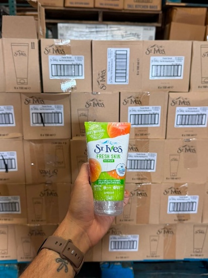 St. Ives Fresh Skin Apricot Facial Scrub - 150 mL Tubes