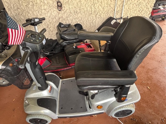 Invacare Leo 4-Wheel Mobility Scooter - Charger Included - Excellent Condition