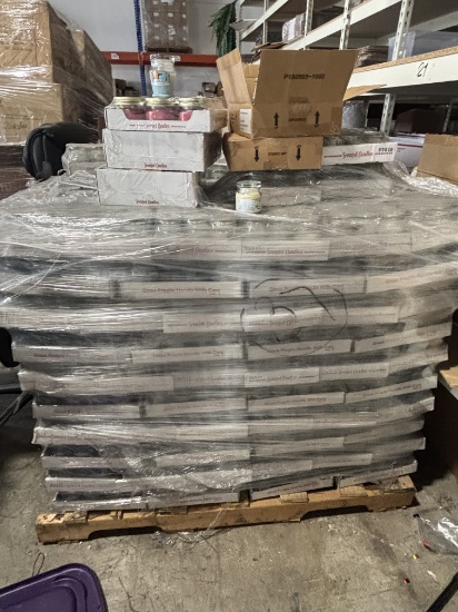 Large Pallet Lot of Assorted Scent Candle / Multiple Scents
