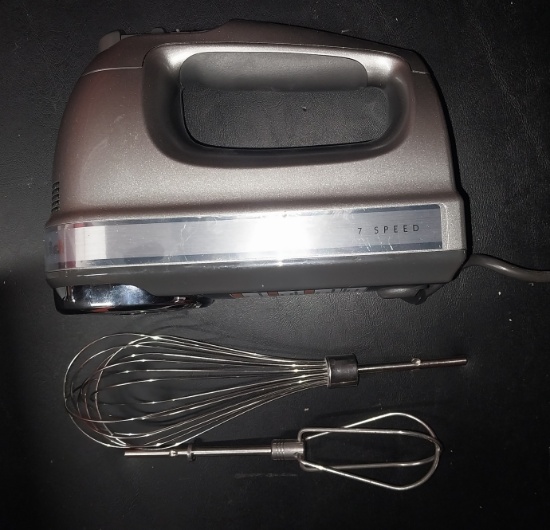 Kitchen-aid Handheld Mixer with attachments