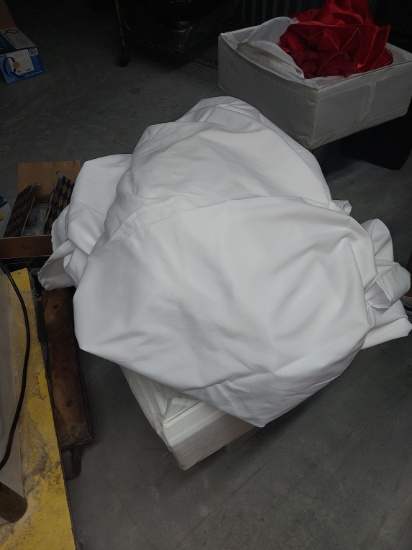 Miscellaneous Cloth White Table clothes - round and square