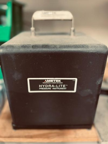 Ametek HydraLite HL Series model HL270-M portable hydraulic deadweight tester