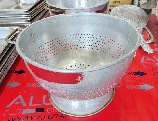 Kosher Footed Colander painted red usually indicated non dairy
