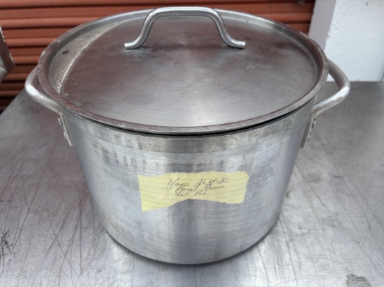 WINCO AXAP-20 Aluminum Stock Pot W/ Handles & Lid 13" Round by 9" Deep