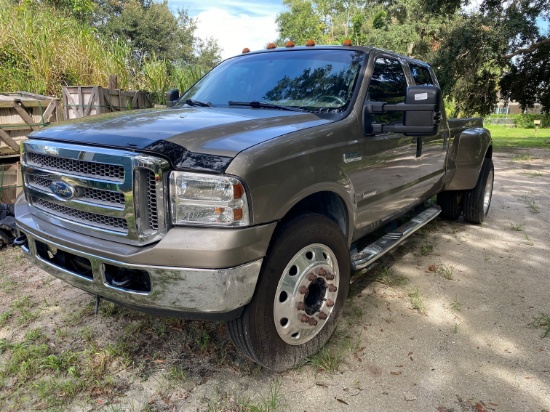 2005 F350 DISEL new interior clean Title 176K miles nice clean woeking condition ( NO TRANFER TANK)