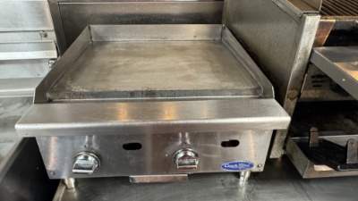 ATOSA COOK RITE 24" Flat Top Grill - Counter Top 2 Burner Flat Top Grill - Nice Unit