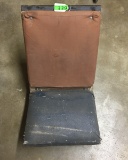 (1) VINTAGE AIRPLANE MECHANIC'S SEAT WITH WHEELS
