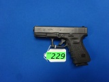 GLOCK 23 SEMI-AUTOMATIC PISTOL, SR # KZW000, 40 S&W CAL,