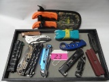 (11) FOLDING KNIVES, OUTDOOR EDGE, SKINNER COMBO KNIVES WITH SCABBARD