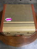 SINGLE PIECE OF VINTAGE LUGGAGE