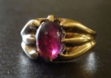 14KT (TESTED) YELLOW GOLD RING WITH A RED CABACHON