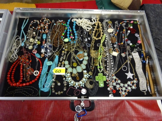 LARGE LOT OF COSTUME JEWELRY NECKLACES