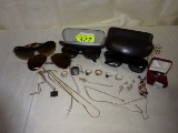 TRAY OF COSTUME JEWELRY AND 4 PAIR SUNGLASSES