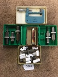 RELOADING LOT: 1 BIG MIKE DCASE GAUGE, 7 ASSORTED RCBS RELOADING DIES, 1 CASE FOLDING KNIFE