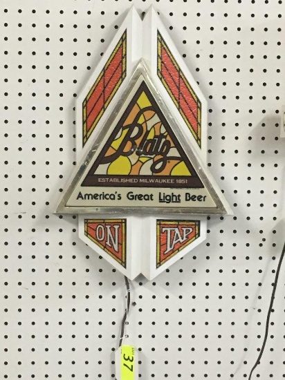 BLATZ LIGHT UP BEER SIGN, 12" X 19"