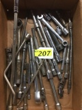 LOT OF ASSORTED RATCHETS & EXTENSIONS