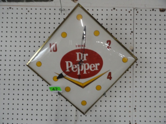 VINTAGE ELECTRIC DR. PEPPER CLOCK