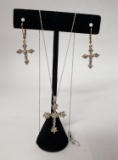 DIAMOND AND GOLD CROSS PENDANT AND EARRINGS: