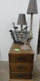 END TABLE, LAMP, METAL BASKET AND HANGING CANDLE HOLDERS