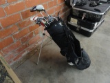 SET OF ASSORTED GOLF CLUBS AND BAG: